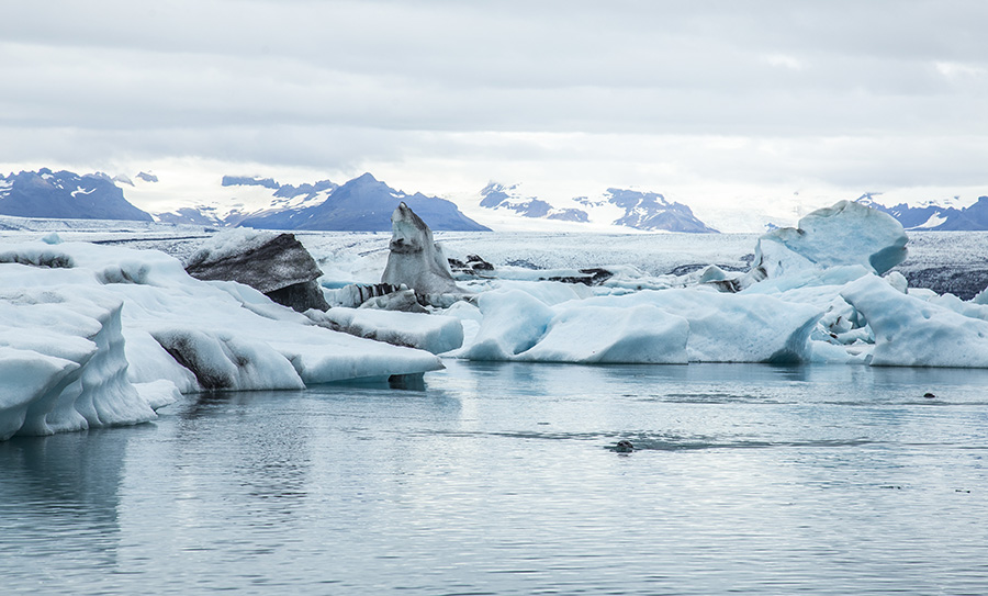 A breathtaking shot of a beautiful cold landscape in Jokulsarlon, Iceland